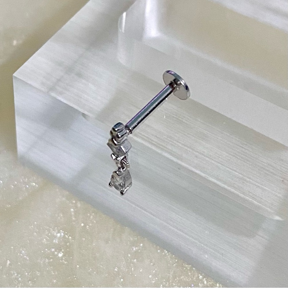 Elegant Sterling Silver Drop cartilage Earring - Picture 4 of 6